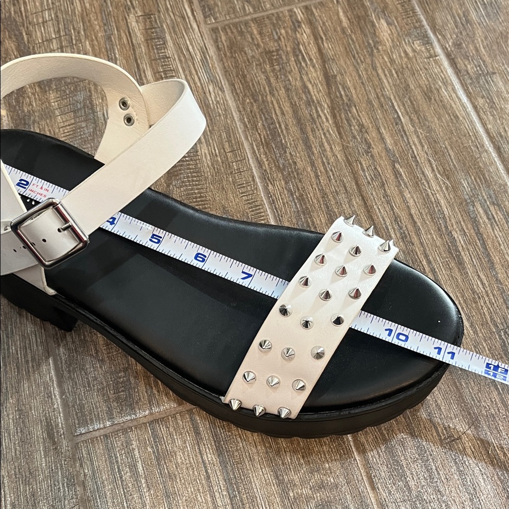 Torrid Black and White Studded Platform Chunky Heel Sandals | Size 11 WW Wide - Picture 13 of 15